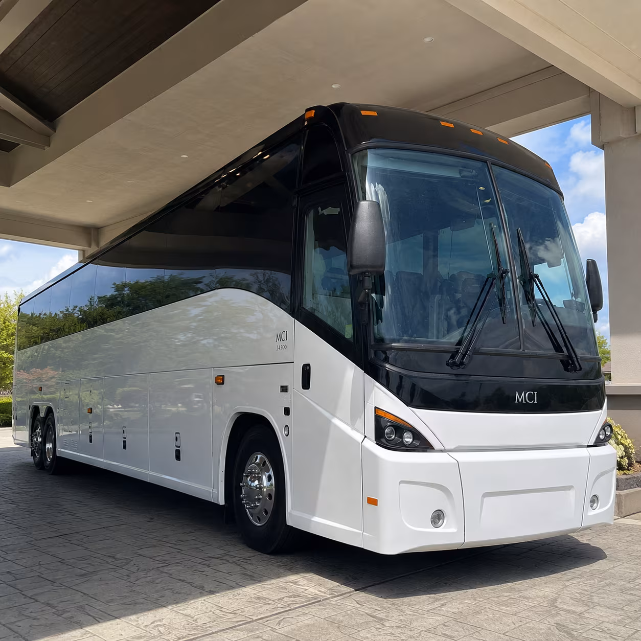 shuttle buses for uci medical center and orange county hospital staff